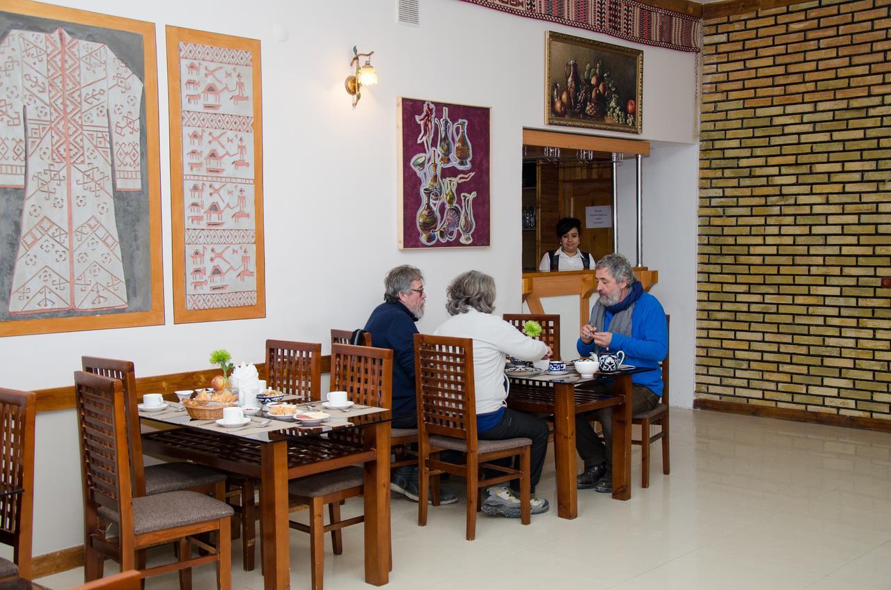 Jipek Joli Inn Nukus Exterior foto
